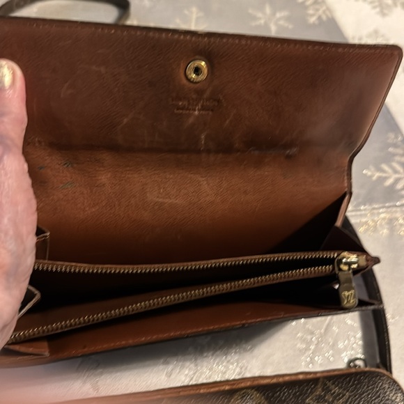 Louie Vittion Marley Dragonee - Picture 5 of 12